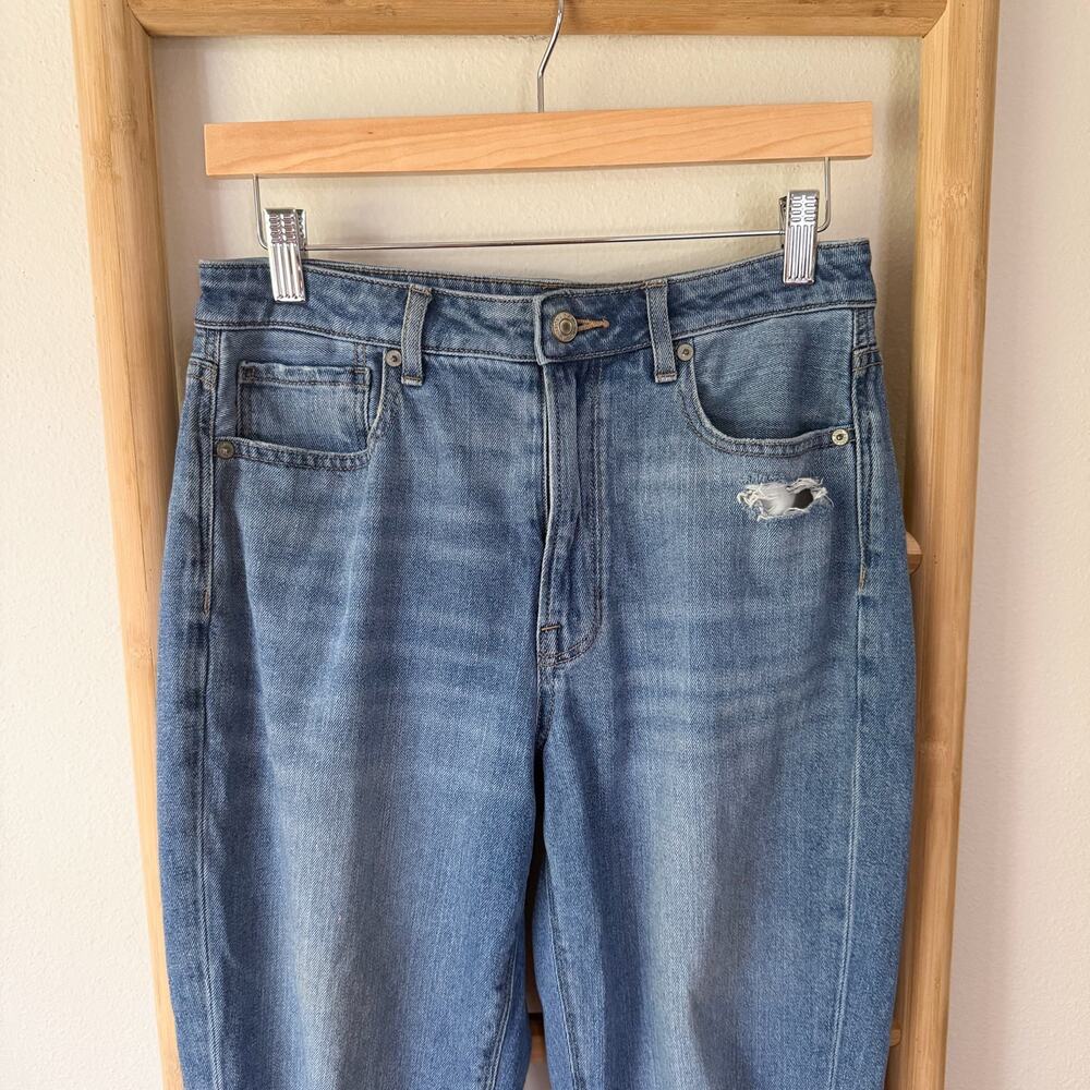 American Eagle Mom Jean Distressed Ripped Medium Wash Jeans Size 6 - Picture 3 of 13